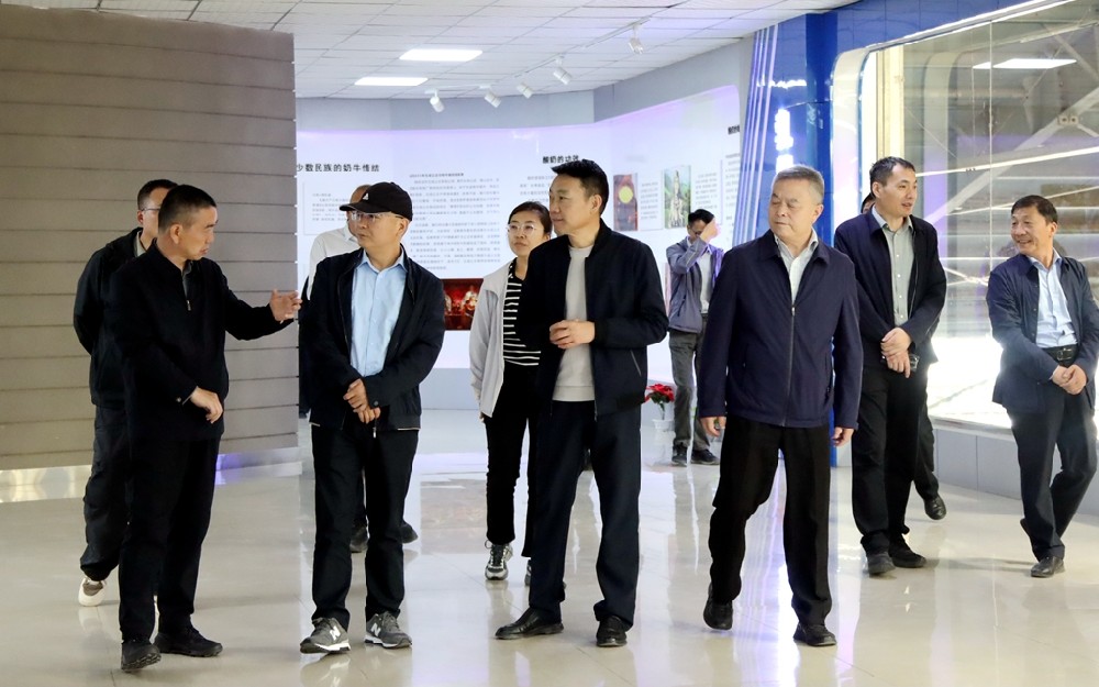 农业农村部畜牧兽医局副局长王健到甘肃前进集团调研