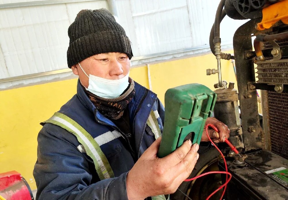 平凡岗位上的维修先锋