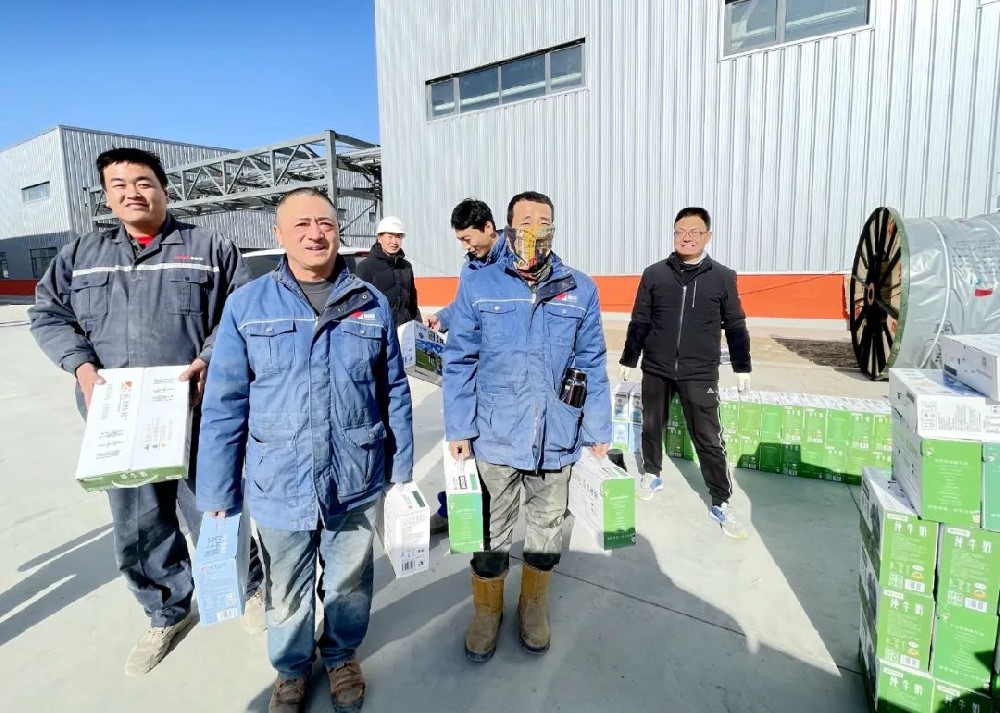 前进集团传祁甘味乳业开展冬日送温暖活动
