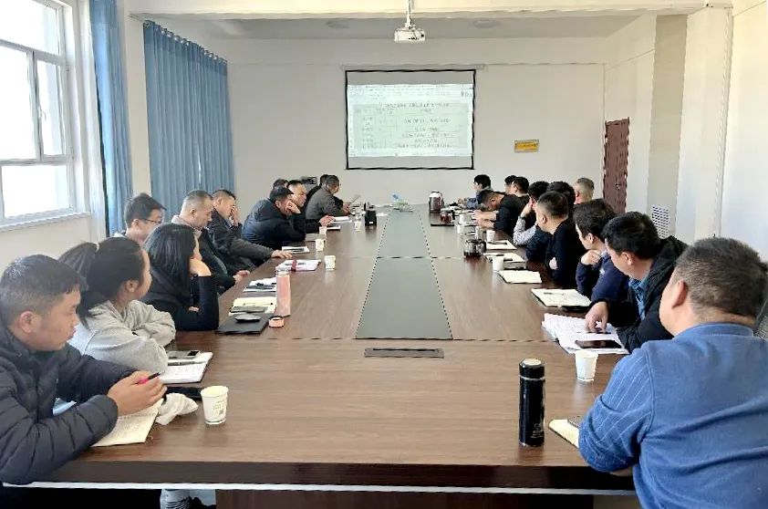 前进集团牧业生产单元组织召开有关文件及会议精神学习会议