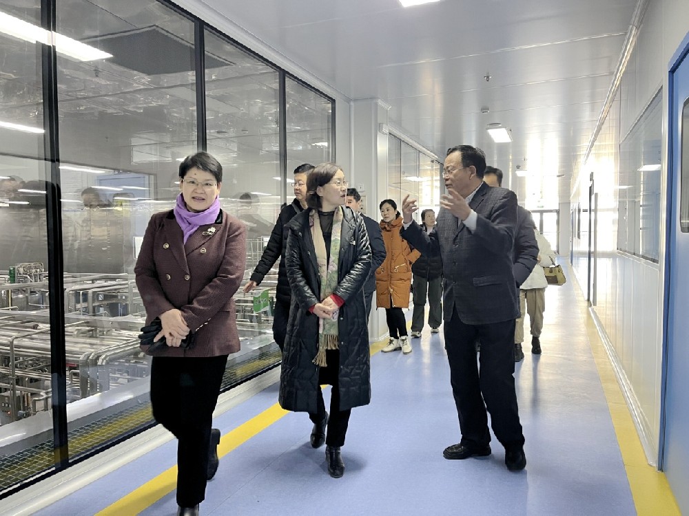 张掖市政协副主席高云虹、杨艾琳到甘肃前进集团传祁乳业调研
