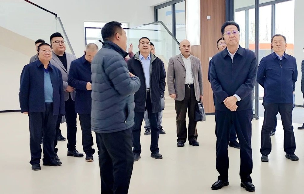 省人大常委会副主任戴超到甘肃前进集团传祁甘味乳业调研