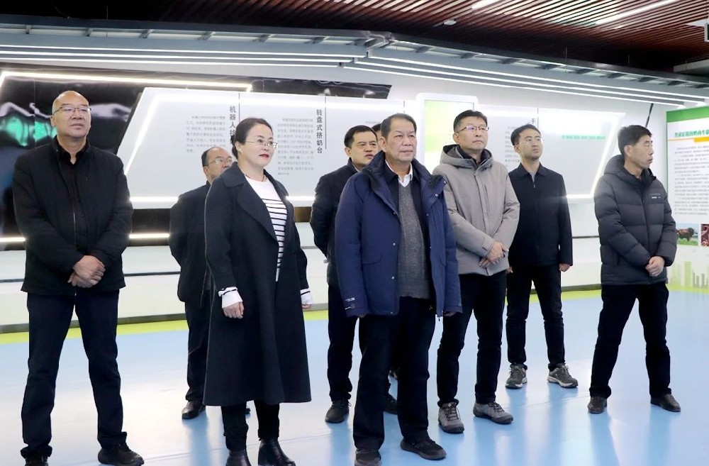 农业农村部科学技术司张文到甘肃前进牧业调研