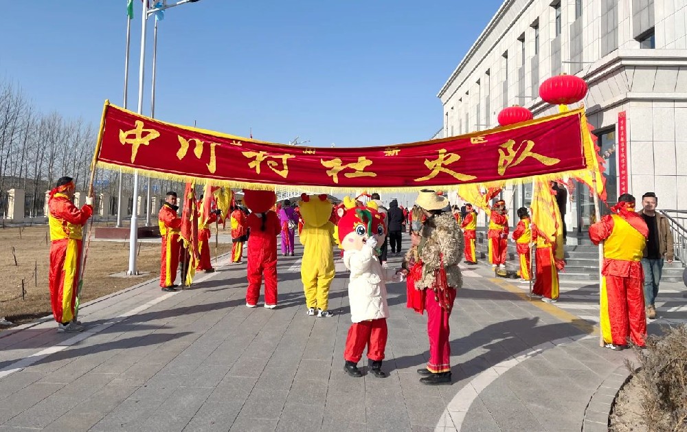 鼓声震天迎新春，凝心聚力启新程——甘肃前进集团传祁甘味乳业喜迎社火表演