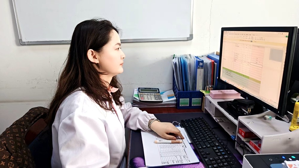 在成长中逐光，在奋进中绽放